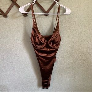 DEEP VNECK BODYSUIT SATIN SMOOTH FEEL SIZE SMALL BROWN CORSET TOP